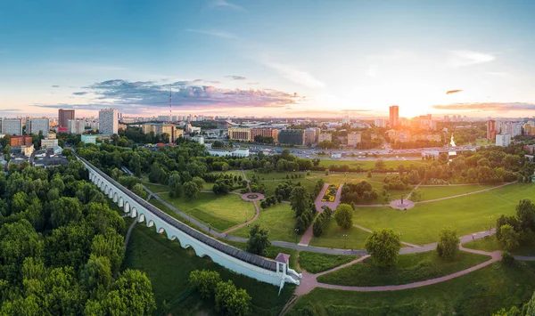 Aerial view of Moscow over the Rostokino Aqueduct — Stock Photo, Image