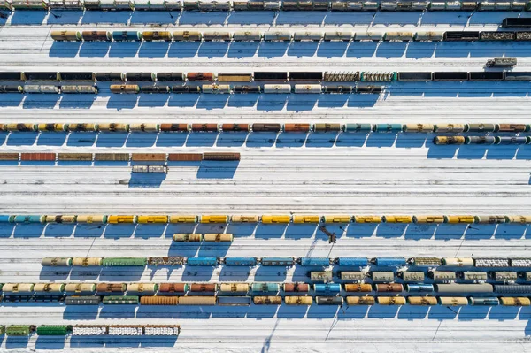 選別鉄道駅の貨物列車の航空写真 — ストック写真