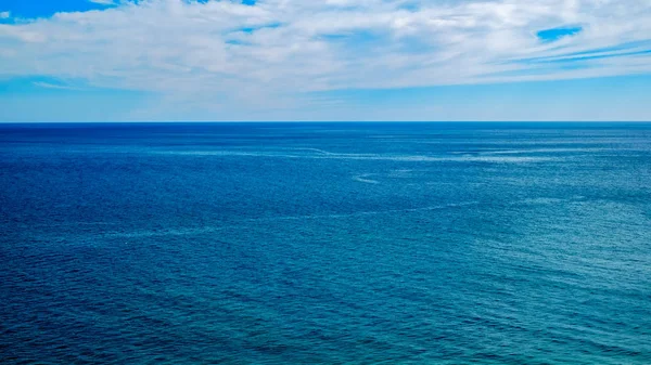 Mar Azul Céu Nublado — Fotografia de Stock