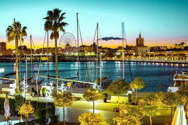 Malaga bağlantı noktası ve dönme dolap