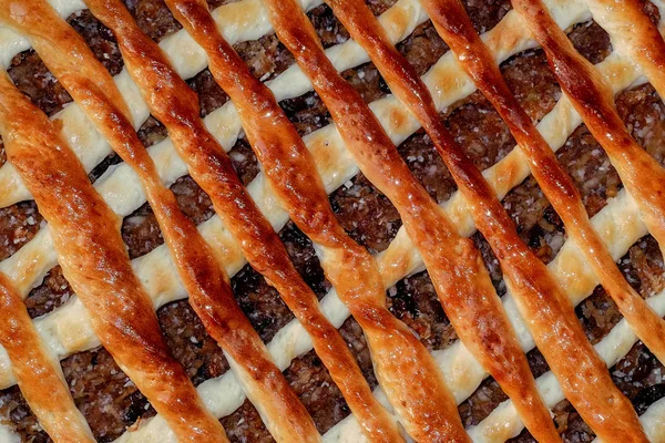 Homemade Apple Pie Lattice Pastry Crust Covered Cinn — Stock Photo, Image