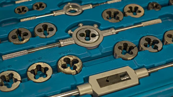 Kalıp set vida açma vida ve vida dokunun