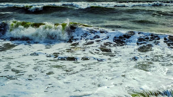 海浪在海洋中 关闭视图 — 图库照片