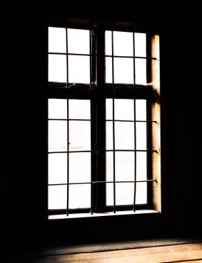 ızgaralı eski ahşap pencere