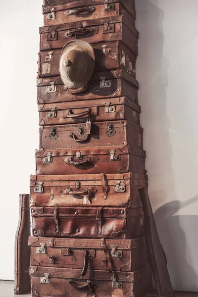 Viejas maletas de viaje de cuero clásico — Foto de Stock