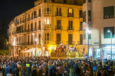 Bir İspanyol şehrinde Kutsal Hafta Katolik dini alayı