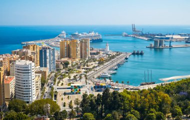 Malaga limanının panoramik manzarası