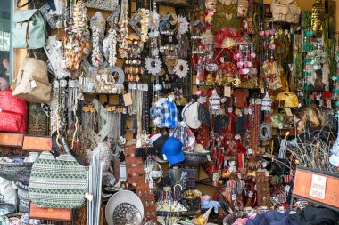 belirli İspanyol hediyelik eşya ile alışveriş