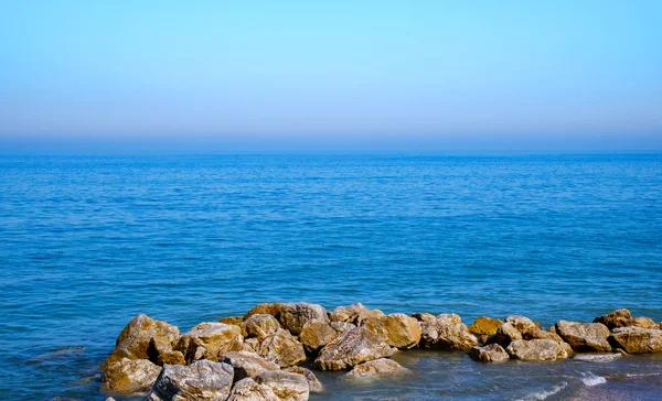 Pierres sur le bord de la mer — Photo