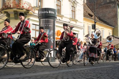 Crescendo Opende Bisiklet Band Hollandalı performans