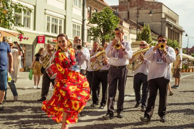 Cozme ti gelen Pirinç Band