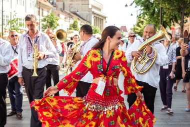 Cozme ti gelen Pirinç Band