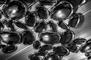 ışıklı soyut fütüristik metal şekil