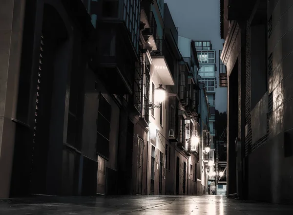 Malaga city gece sokak ışığı, İspanya