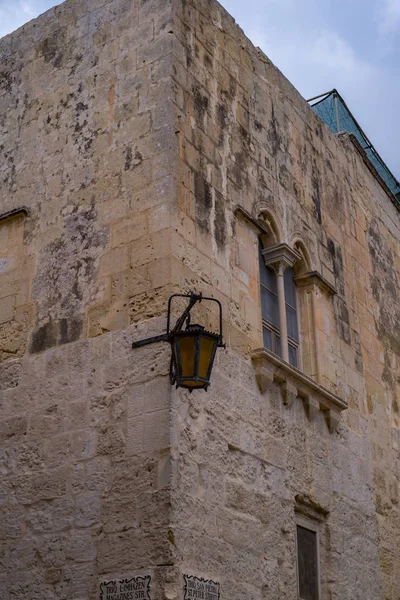 Escena callejera de Mdina, Malta - La ciudad silenciosa — Foto de Stock