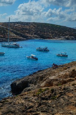 Comino adasında Blue lagoon'da tatiller, Malta