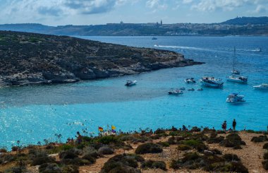 Comino adasında Blue lagoon'da tatiller, Malta