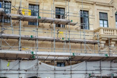 historica geleneksel balkon ve eski binalar ile sokak