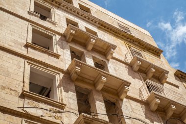 historica geleneksel balkon ve eski binalar ile sokak