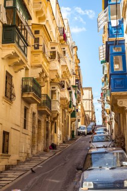 historica geleneksel balkon ve eski binalar ile sokak