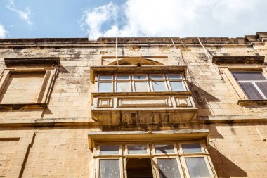 historica geleneksel balkon ve eski binalar ile sokak