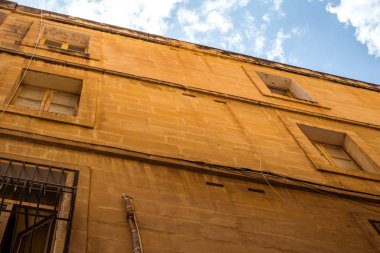 historica geleneksel balkon ve eski binalar ile sokak