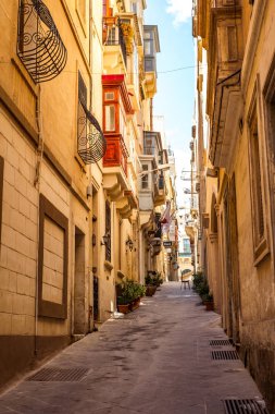 historica geleneksel balkon ve eski binalar ile sokak