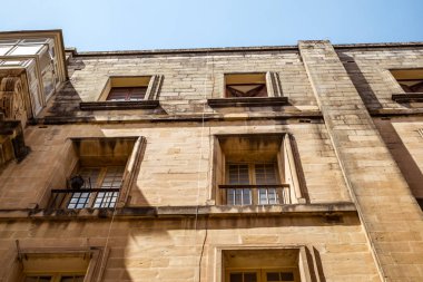 historica geleneksel balkon ve eski binalar ile sokak