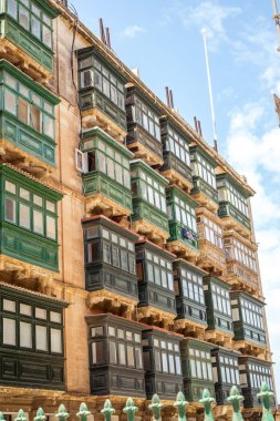 historica geleneksel balkon ve eski binalar ile sokak