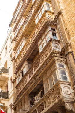 historica geleneksel balkon ve eski binalar ile sokak