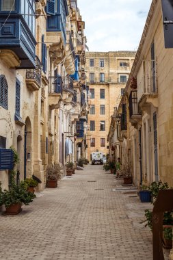historica geleneksel balkon ve eski binalar ile sokak
