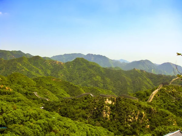 Insanlar Çin'de Çin Seddi tırmanıyor