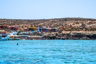 Blue Lagoon'da turistler kalabalık