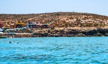 Blue Lagoon'da turistler kalabalık