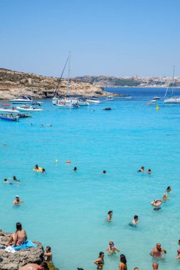 Blue Lagoon'da turistler kalabalık