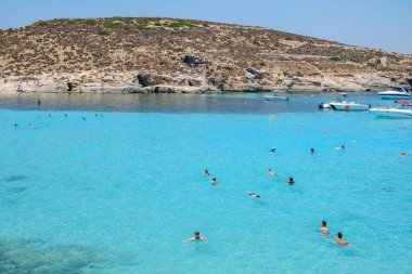 Blue Lagoon'da turistler kalabalık