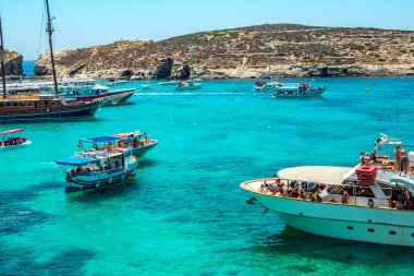 Blue Lagoon'da turistler kalabalık
