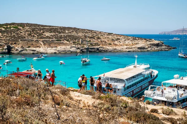 A turisták tömeg a Blue Lagoon — Stock Fotó