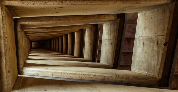 Escalera de caracol artística vista desde arriba — Foto de Stock