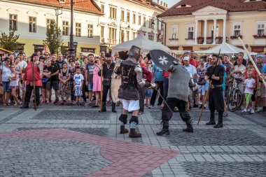 sokak kılıç mücadele performans