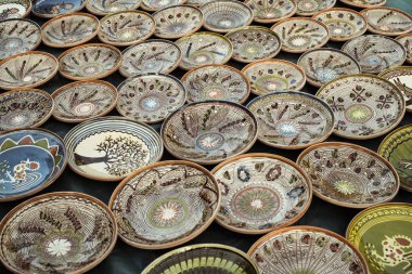 Geleneksel Romen el yapımı seramik pazarı