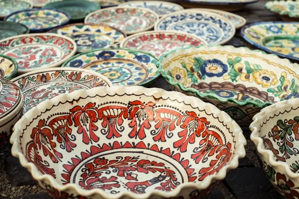 Geleneksel Romen el yapımı seramik pazarı