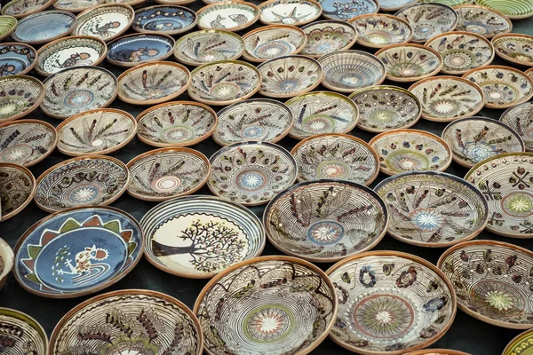 Geleneksel Romen el yapımı seramik pazarı