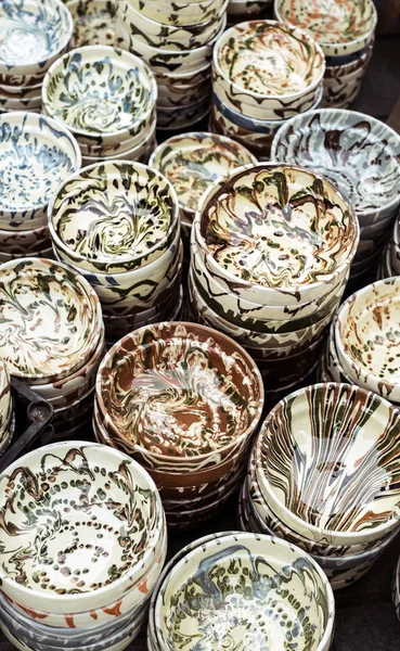 Geleneksel Romen el yapımı seramik pazarı