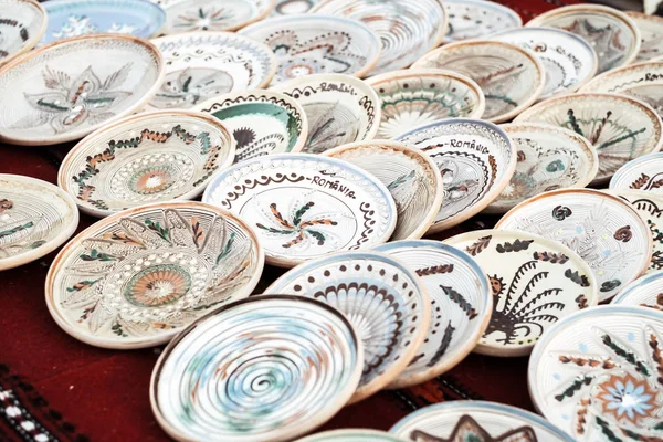 Geleneksel Romen el yapımı seramik pazarı
