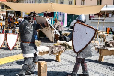 sokak kılıç mücadele performans