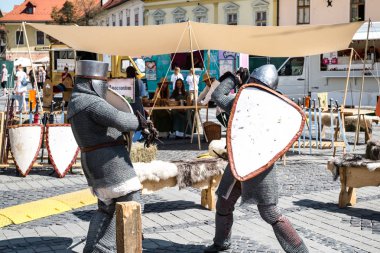 sokak kılıç mücadele performans