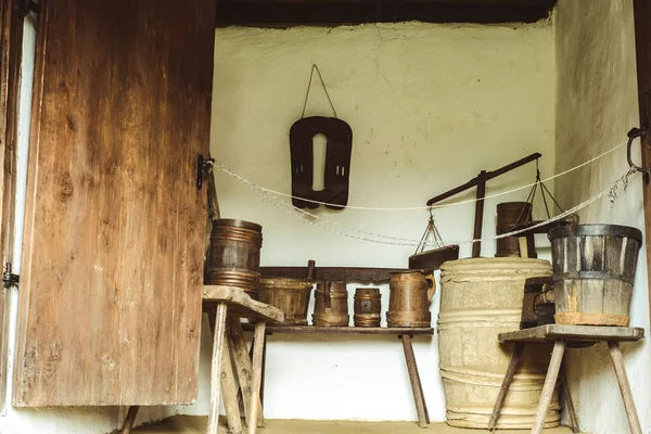 Traditional Romanian folk house interior with rural decoration — Stock Photo, Image