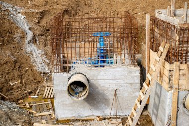 Şehrin su tedarik sisteminin rehabilitasyonu, eski su taşıma hattının restorasyonu