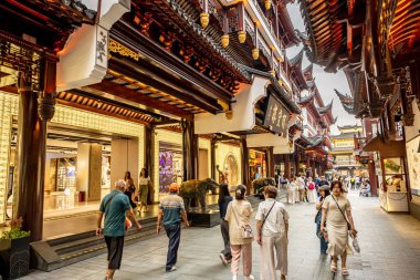 Shanghai, China May 13, 2025 Yuyuan Garden (also known as Yu Garden) in Shanghai is one of Chinas most iconic tourist destinationsdrawing domestic and international visitors throughout the year